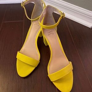 I.N.C. Bright yellow block pumps (W11)